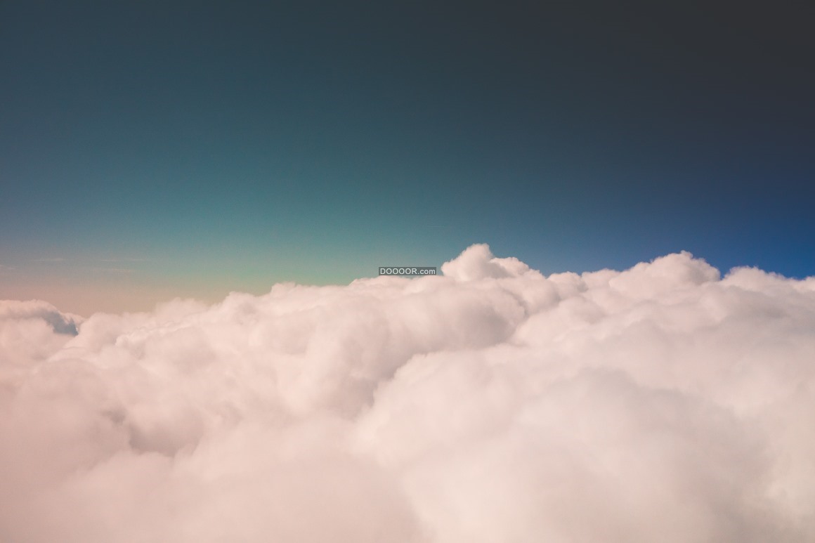 08452_云彩之上是广袤的蓝天自由的向往白云滚滚.jpg