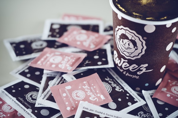 巴西Sweez甜品店VI品牌设计 [18P] (14).jpg