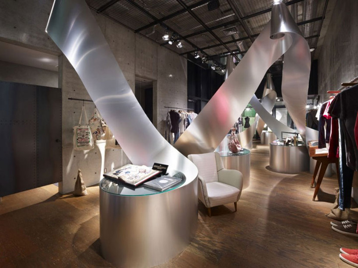 日本东京ROLLS牛仔画廊店面设计 [9P] (2).jpg