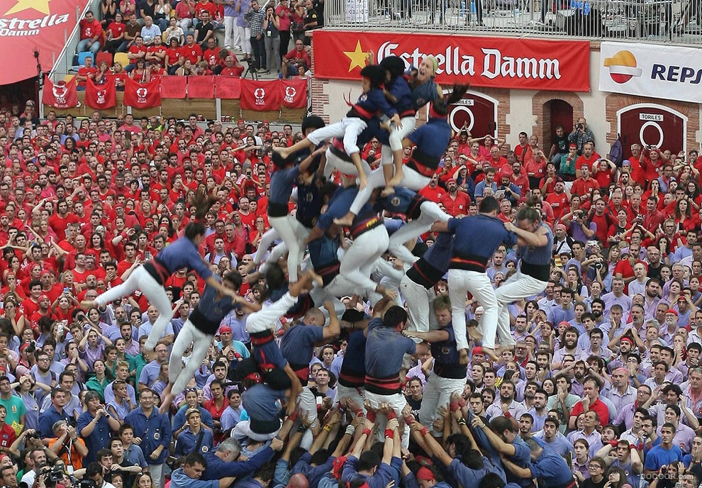 CATALONIA`s HUMAN TOWERS [21P] (4).jpg