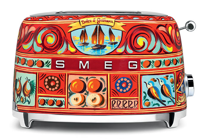 Kitchen Appliances Decorated With Sicilian Motifs 西西里主题的厨房用具- James Go.jpg