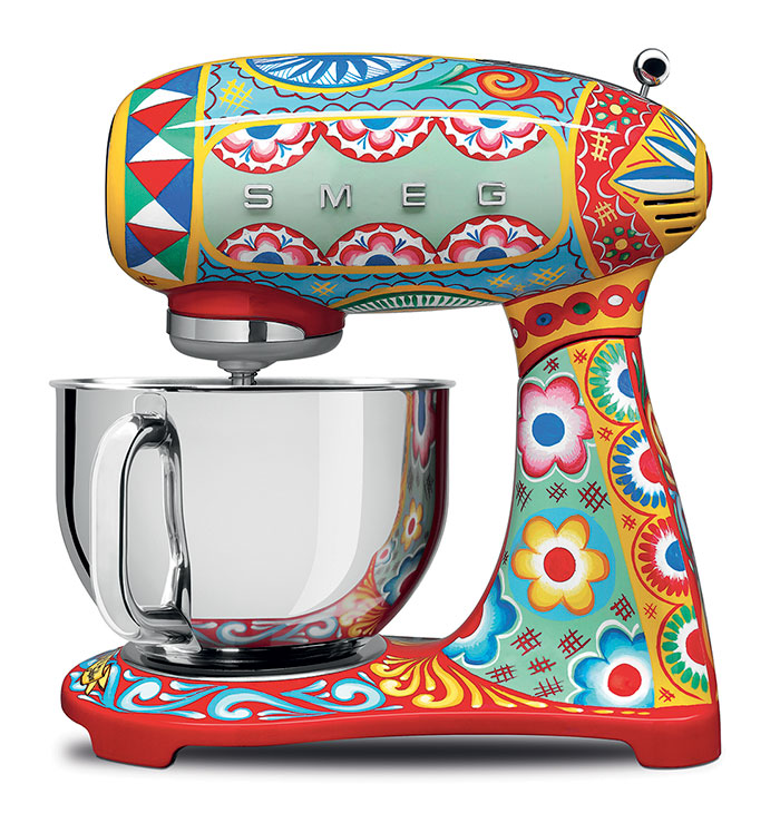 Kitchen Appliances Decorated With Sicilian Motifs 西西里主题的厨房用具- James Go.jpg