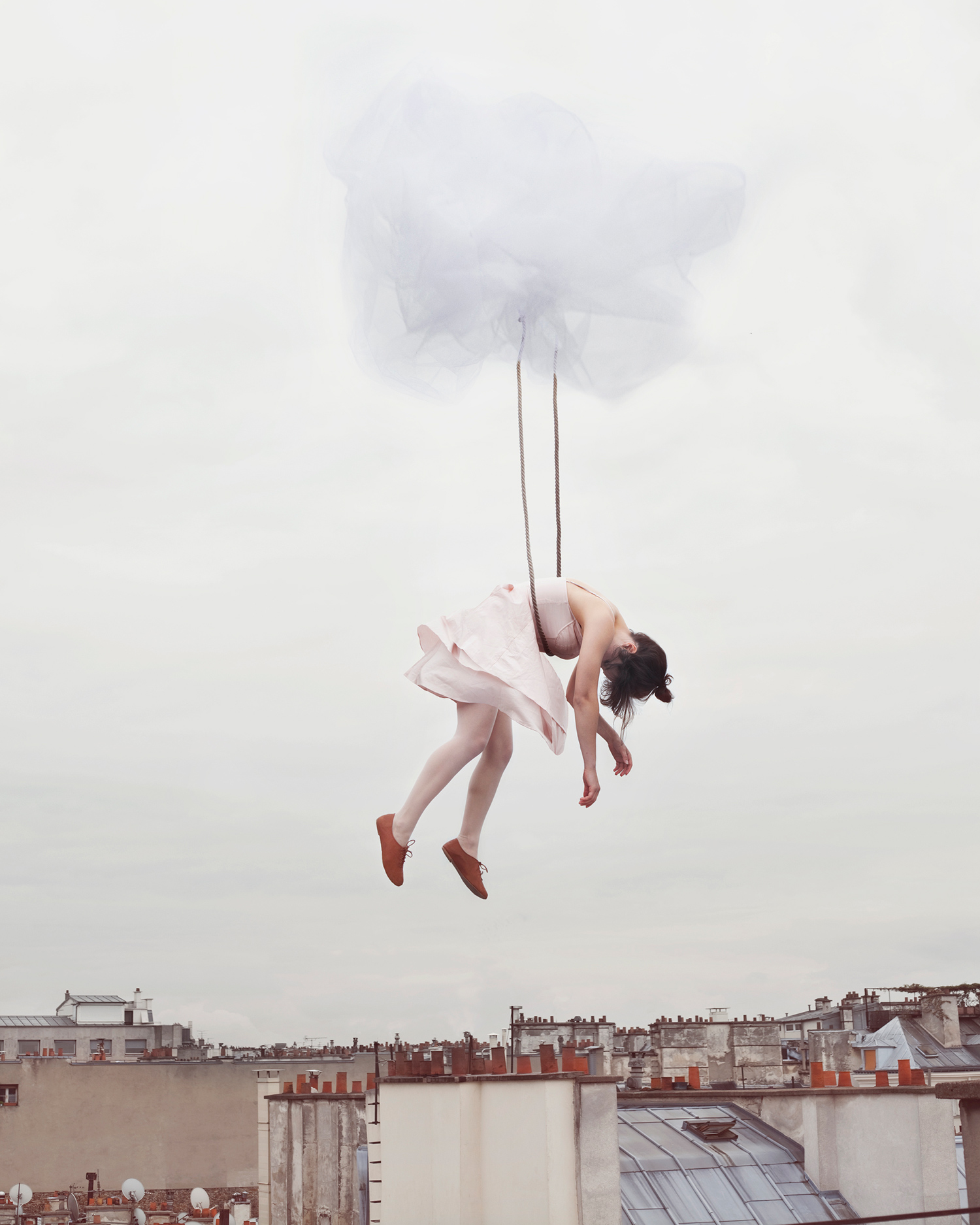和平超现实主义-睡眠高度-Maia Flore[7P](2).jpg