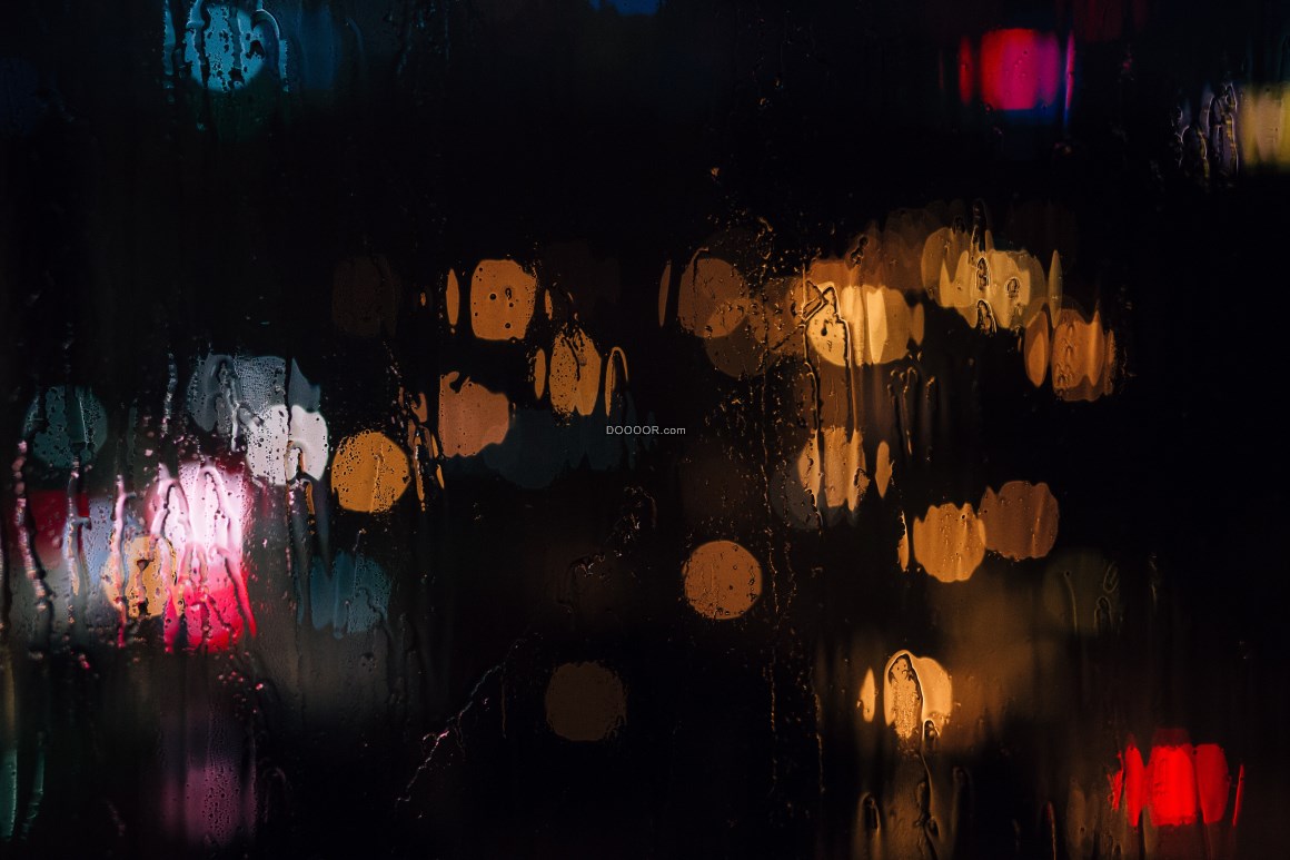 00151_透过雨滴看炫彩的城市夜晚.jpg