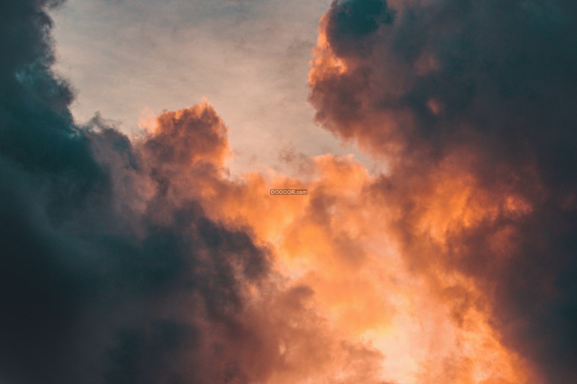 00182_夕阳余晖中聚集的乌云.jpg