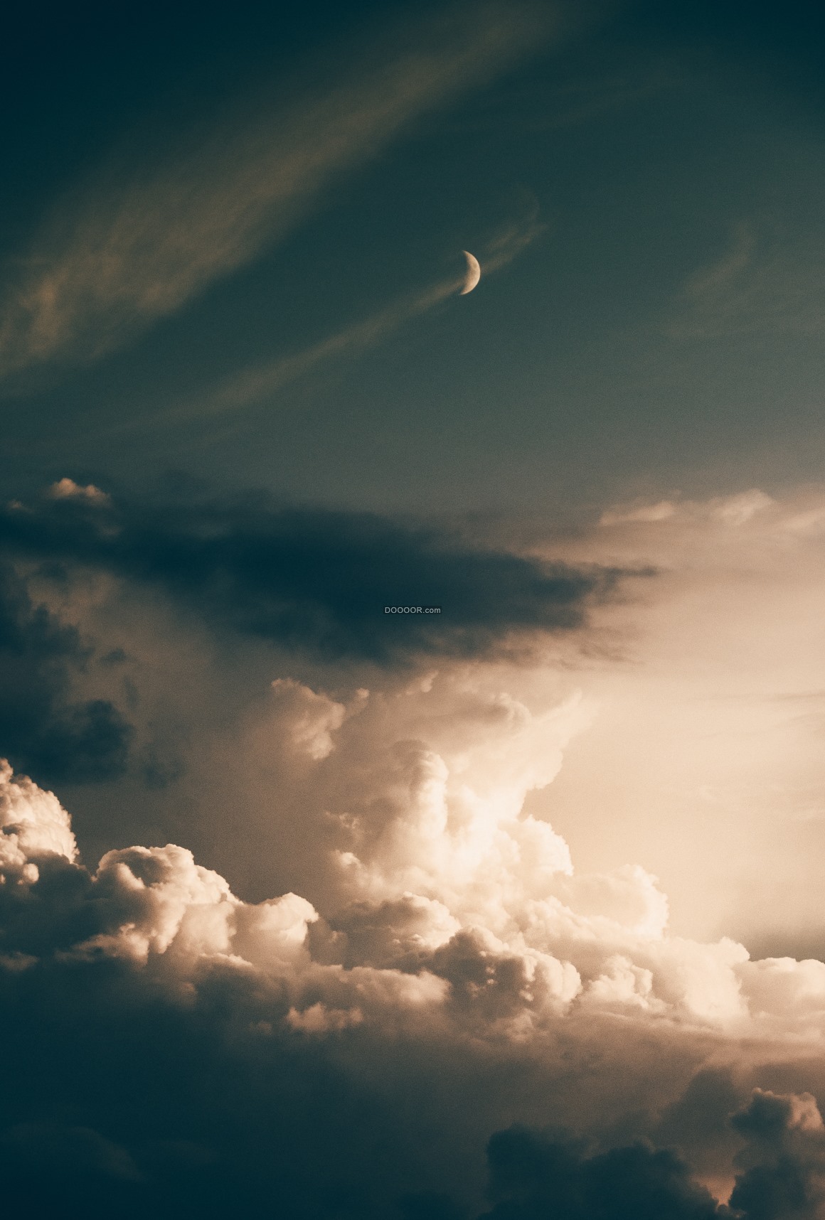 00256_夜晚云层上的天空.jpg