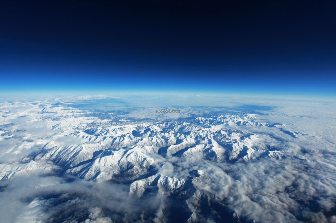 00410_银白色的附满大雪比利牛斯 山.jpg
