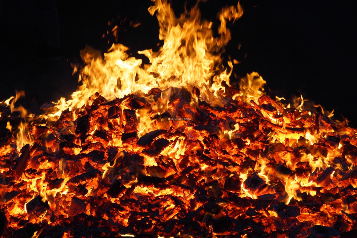02234_背景花纹素材设计节日里人们点燃篝火火焰旺盛照亮了世界温暖了人们.jpg.jpg