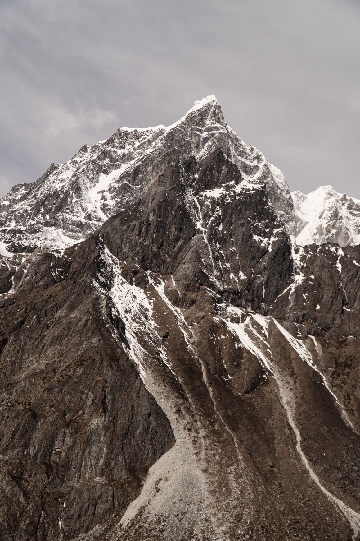 世界上最险峻山峰图片图片