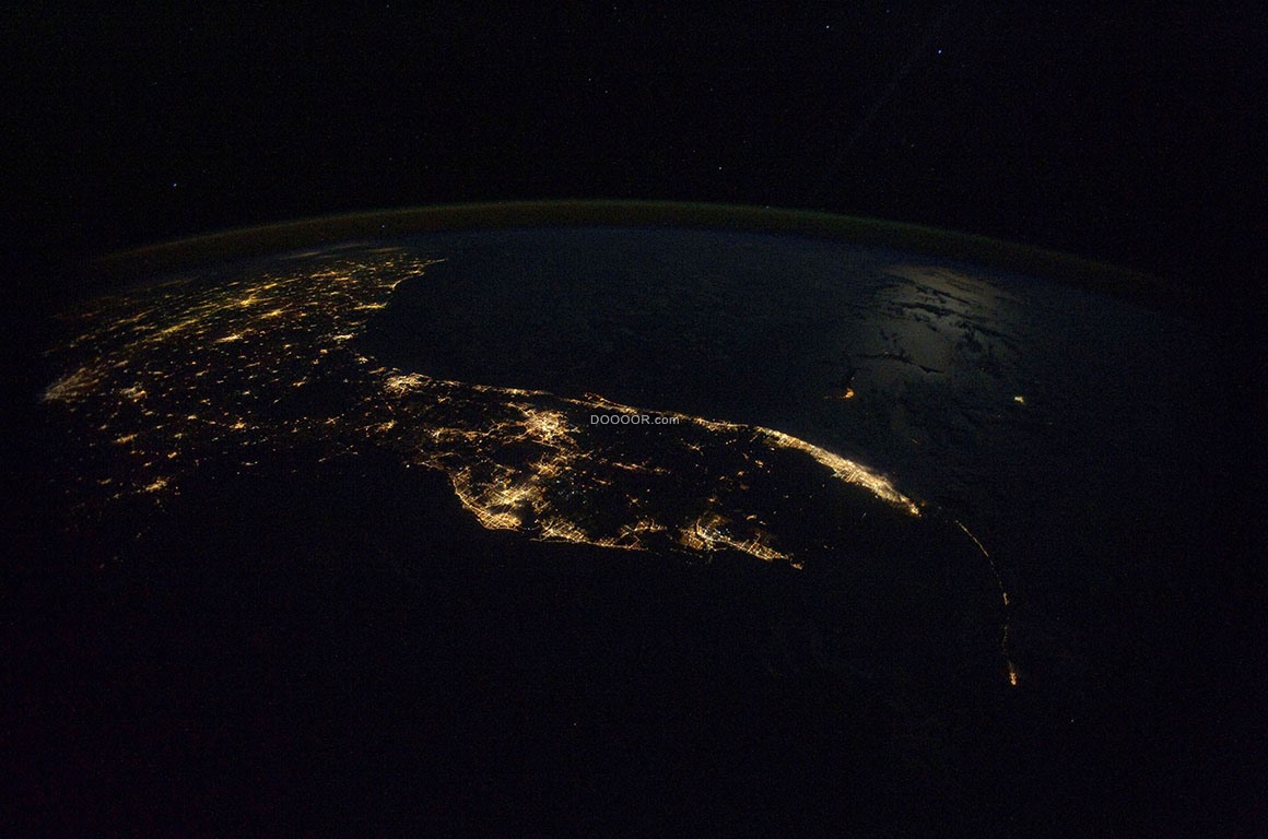 09638_夜晚地球上灯火通明宇宙景观星球.jpg