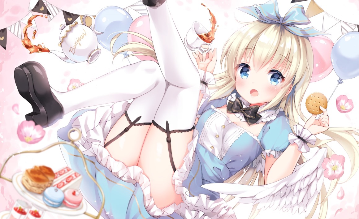 01389_动漫女孩长发吊袜带白色高筒袜裙子郎翅膀角色扮演.jpg