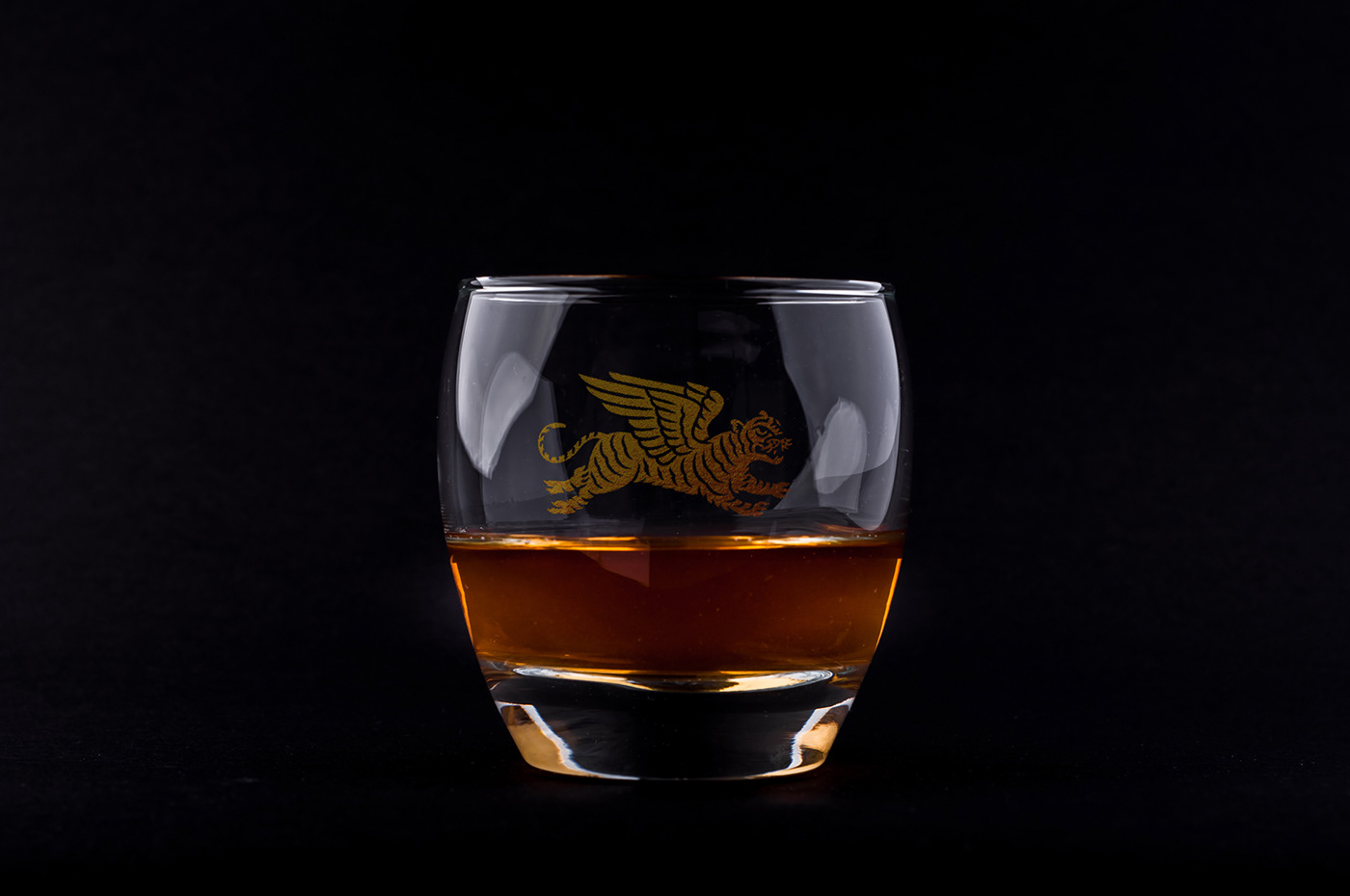 葡萄酒品牌VI设计+一只会飞的老虎-+(10).jpg