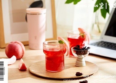 办公小憩，享受一杯茶的时光 | 鸣盏便携养生杯