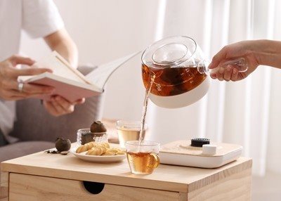 90后的不容易从喝茶养生开始 | 鸣盏养生煮茶器