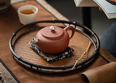 银口紫砂茶壶茶器摄影图片
